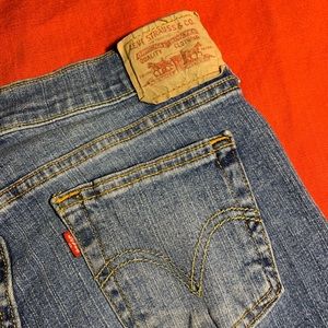 Levi’s jeans flare